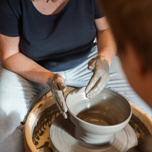 Stages de poterie tournage- Lucie Kern céramique